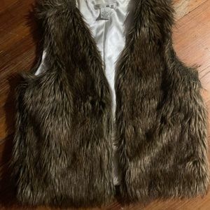 WD+NY Elegant Womens Faux-Fur Vest--Size L Fits M, M/L-Vegan/Cruelty-Free-EUC